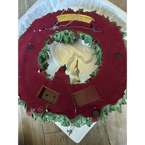 Thomas Kinkade Christmas Village Wreath Hamilton Collection - Picture 12 of 16